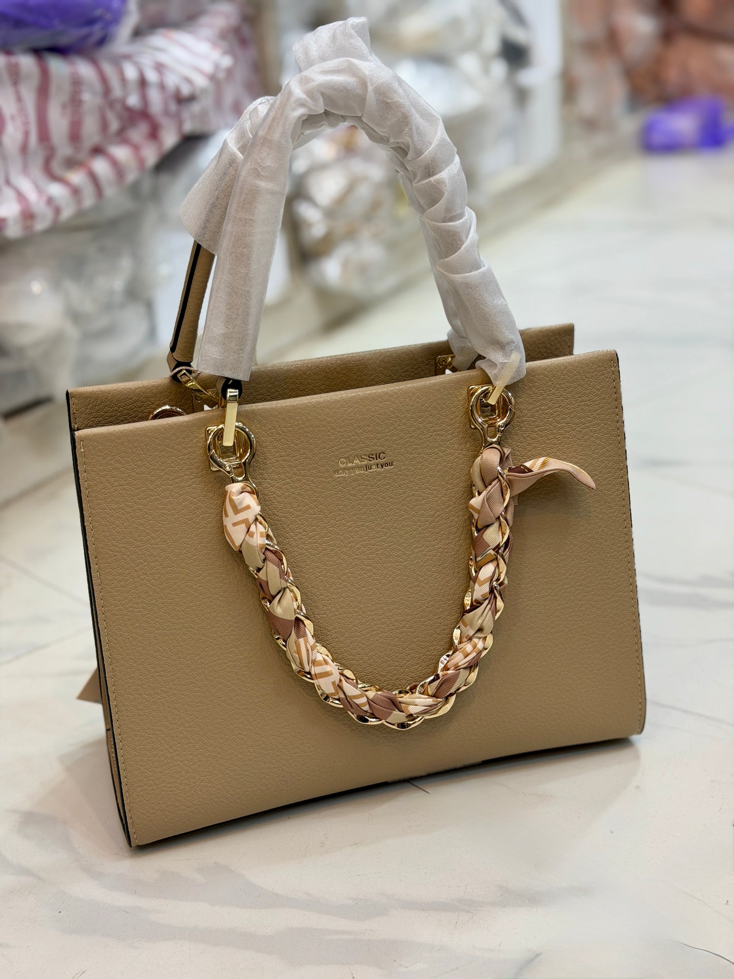 Classic brand premium fashionable and stylish handbag