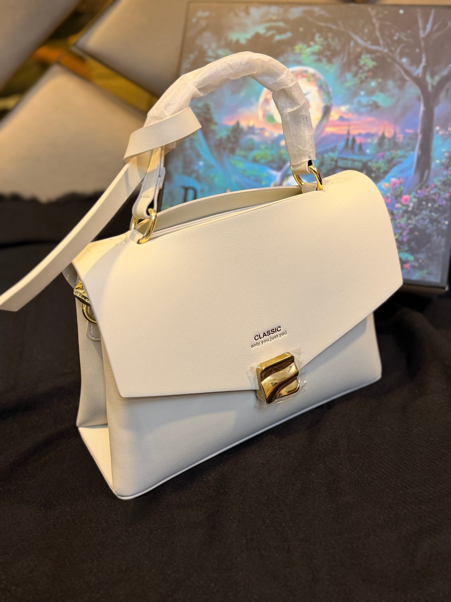 Exclusive premium classic handbag with long strap