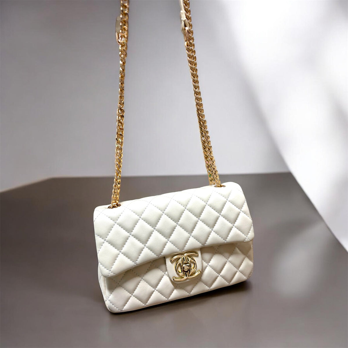 Fashionable premium shoulder sling bag