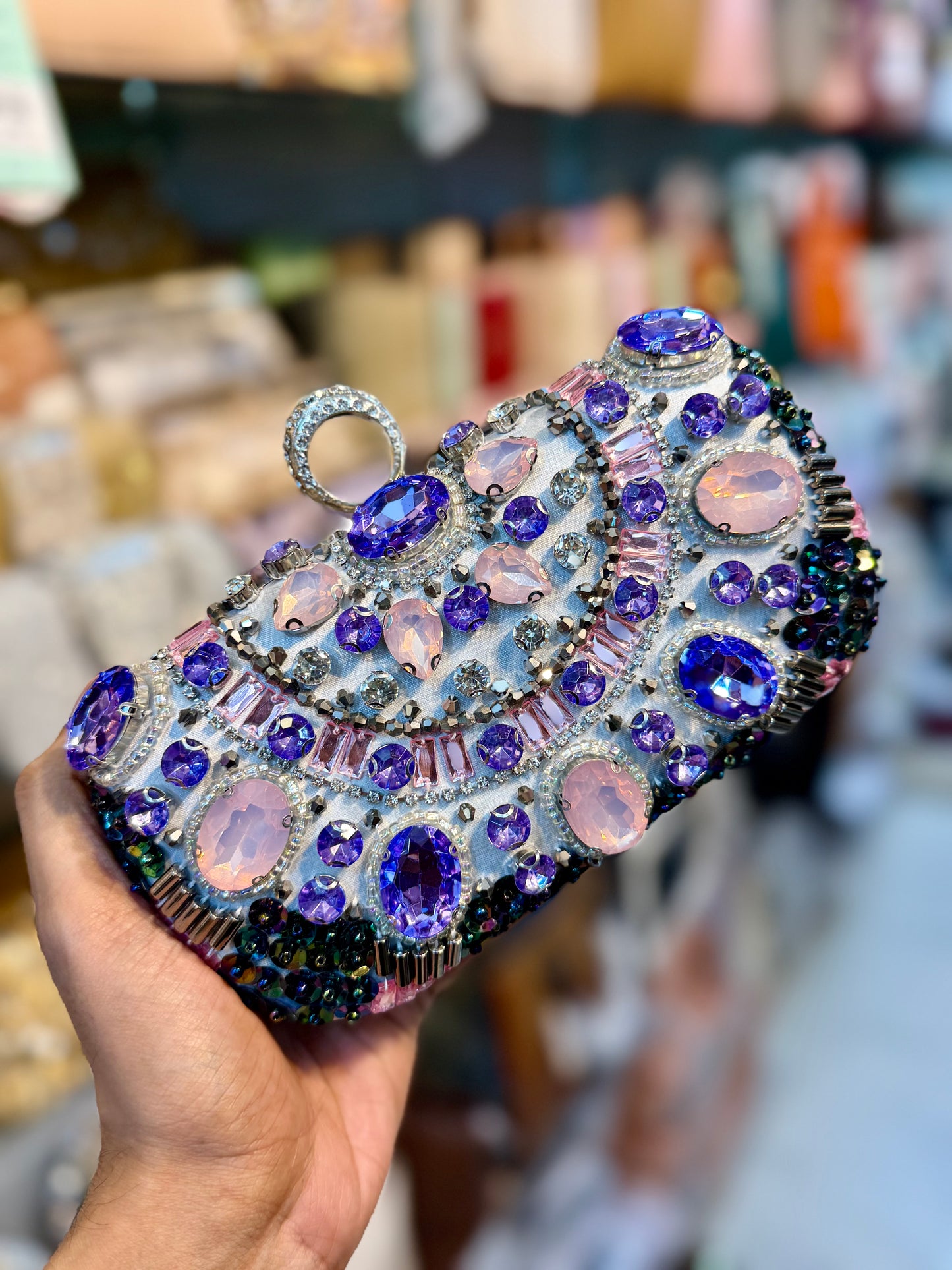 A luxurious stone party clutch with an aesthetic premium design.