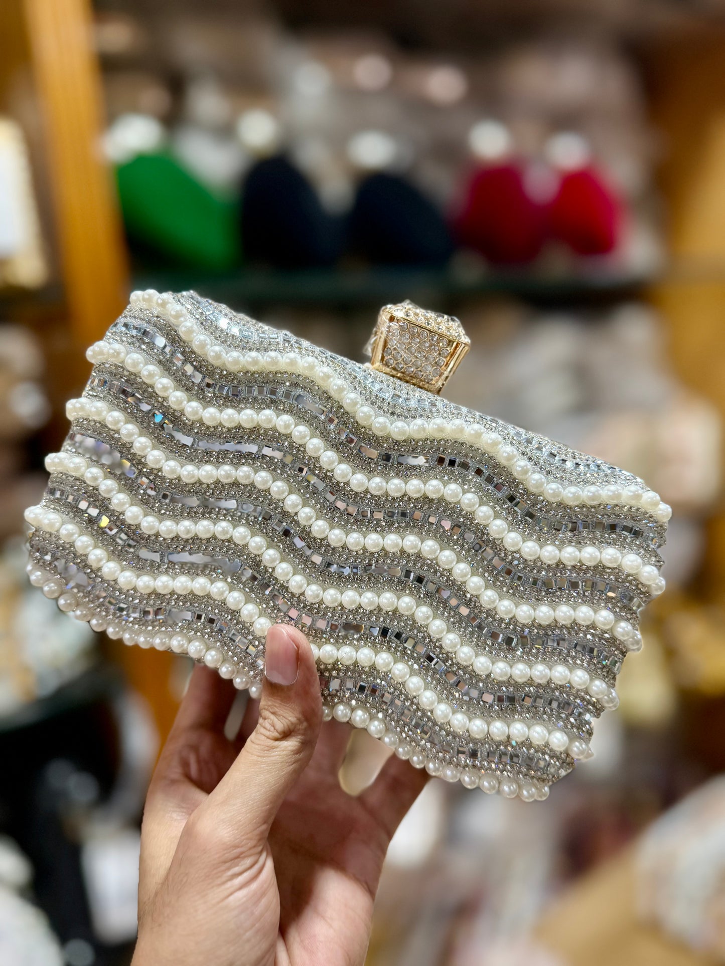 Gorgeous pearl pearl design bridal party purse