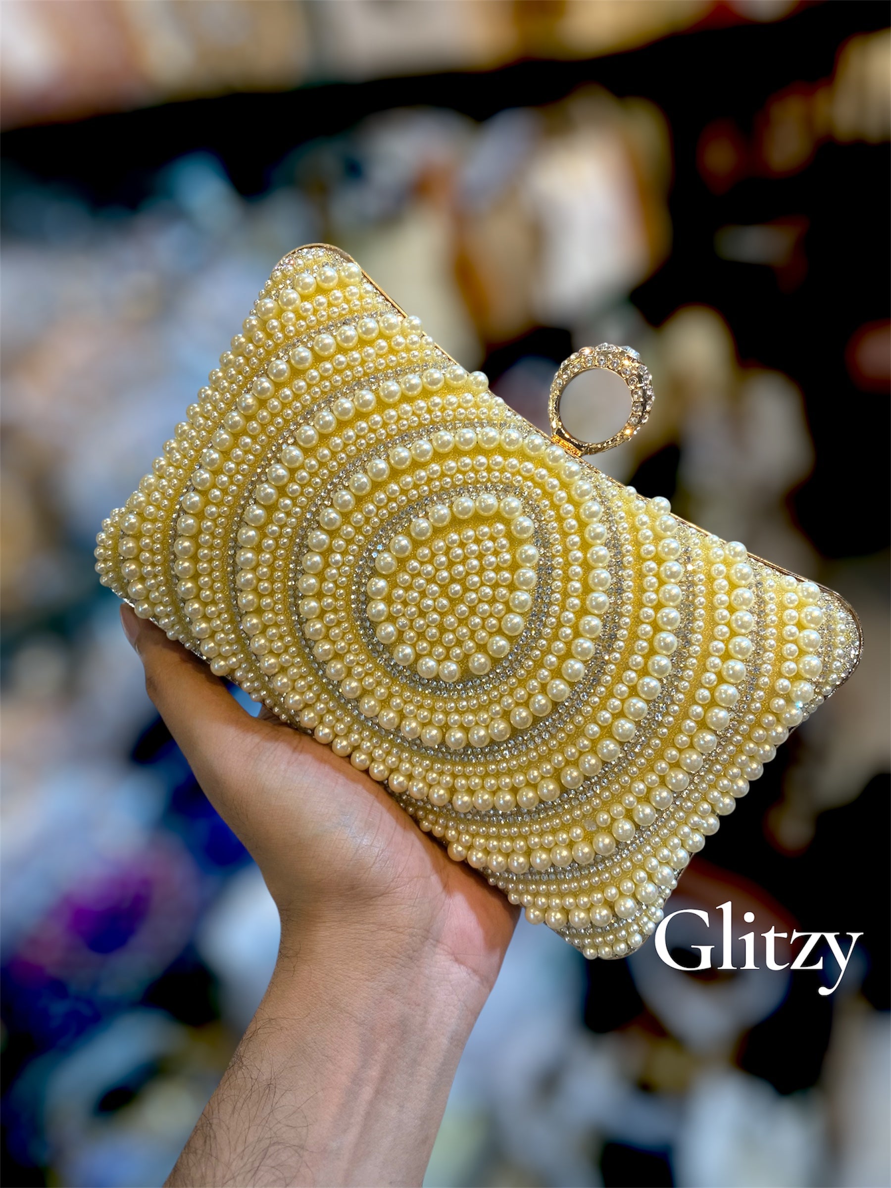 Pearl design party clutch