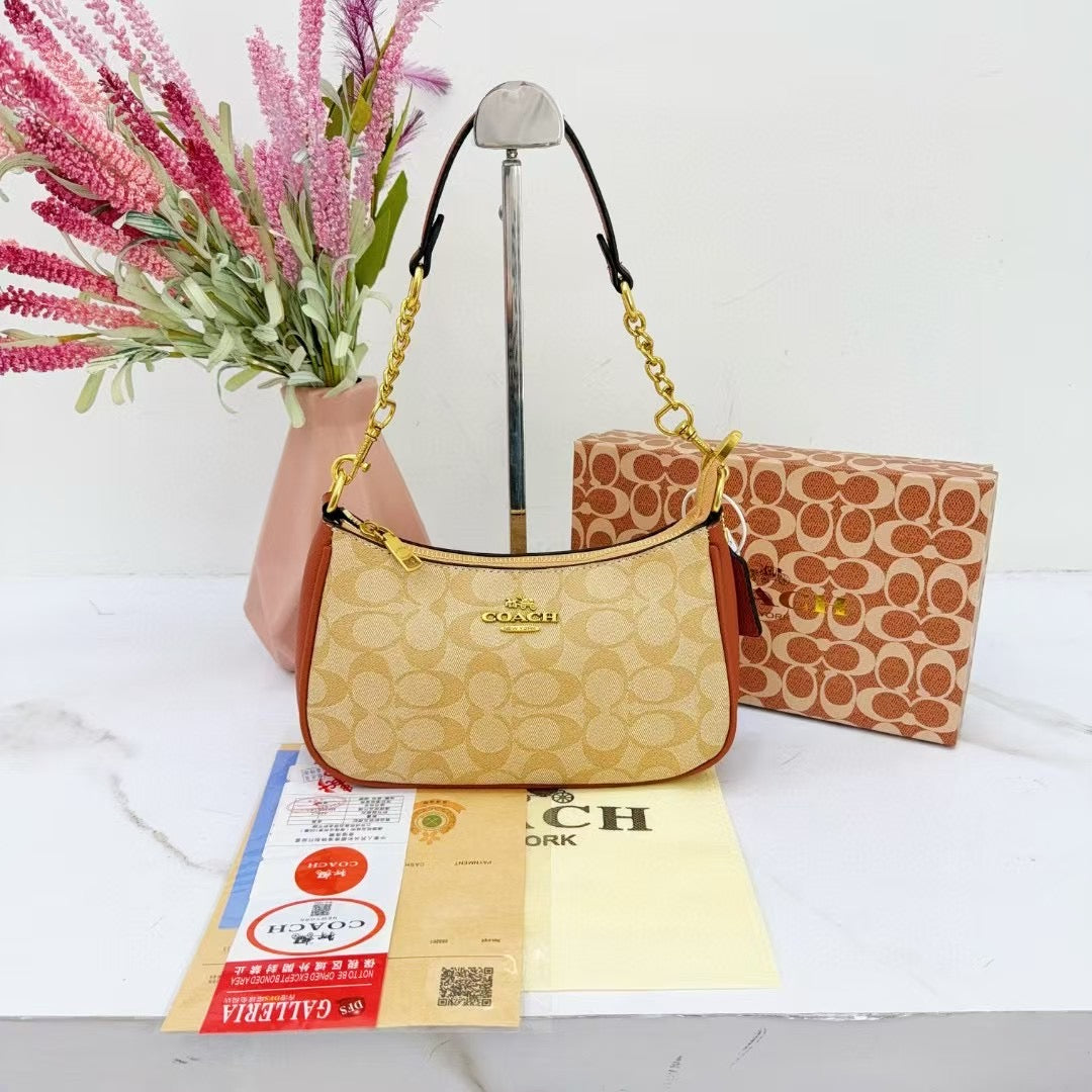 Beautiful trendy sling Co-ach bag