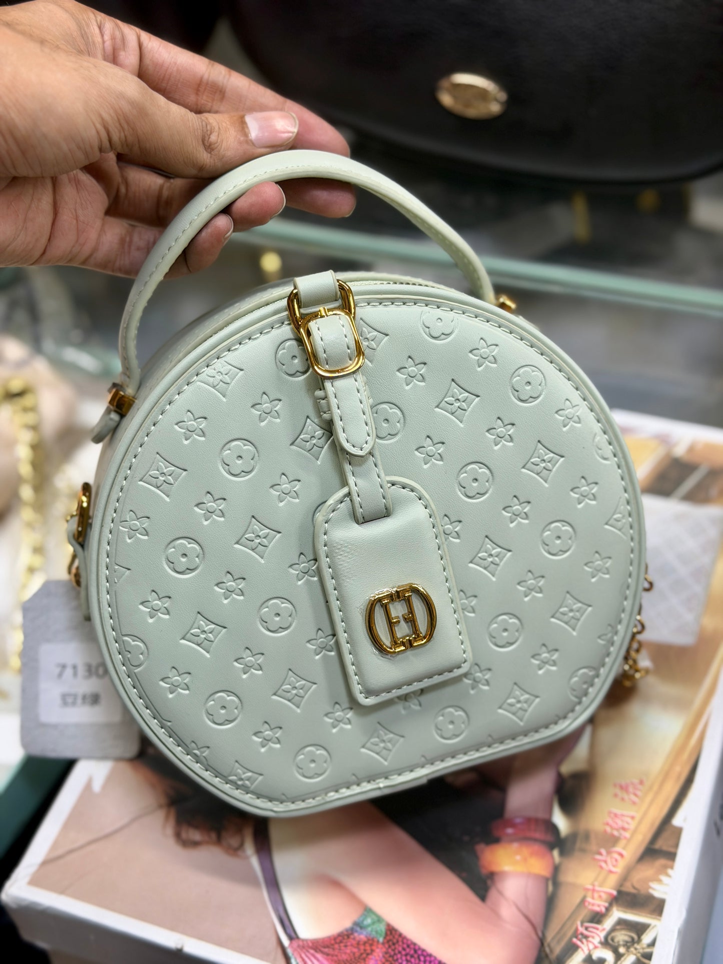 Premium fashionable and stylish handbag