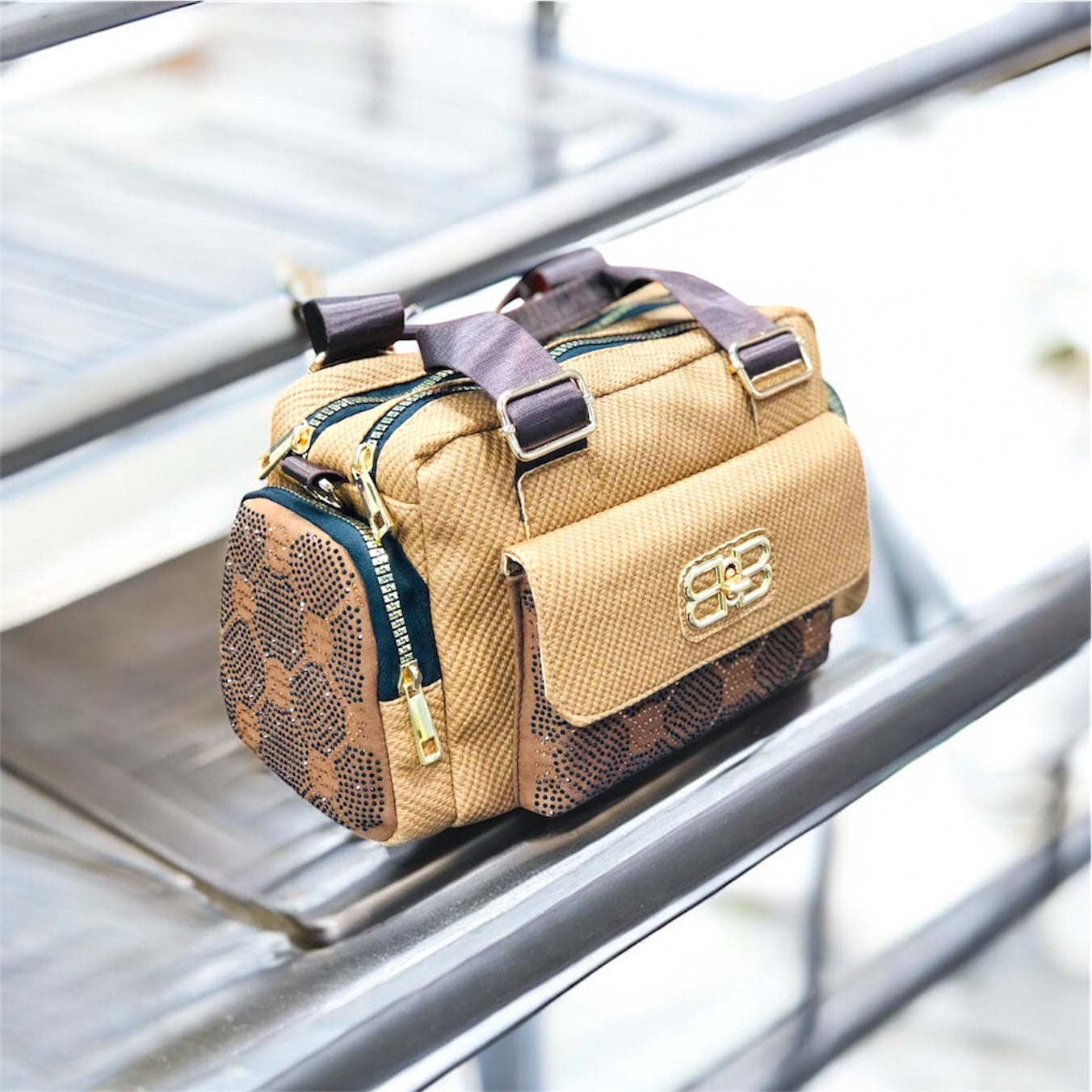 Fashionable handbag for ladies