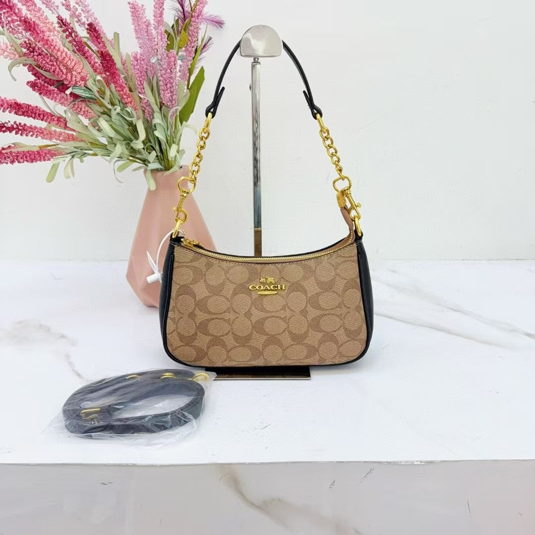 Beautiful trendy sling Co-ach bag