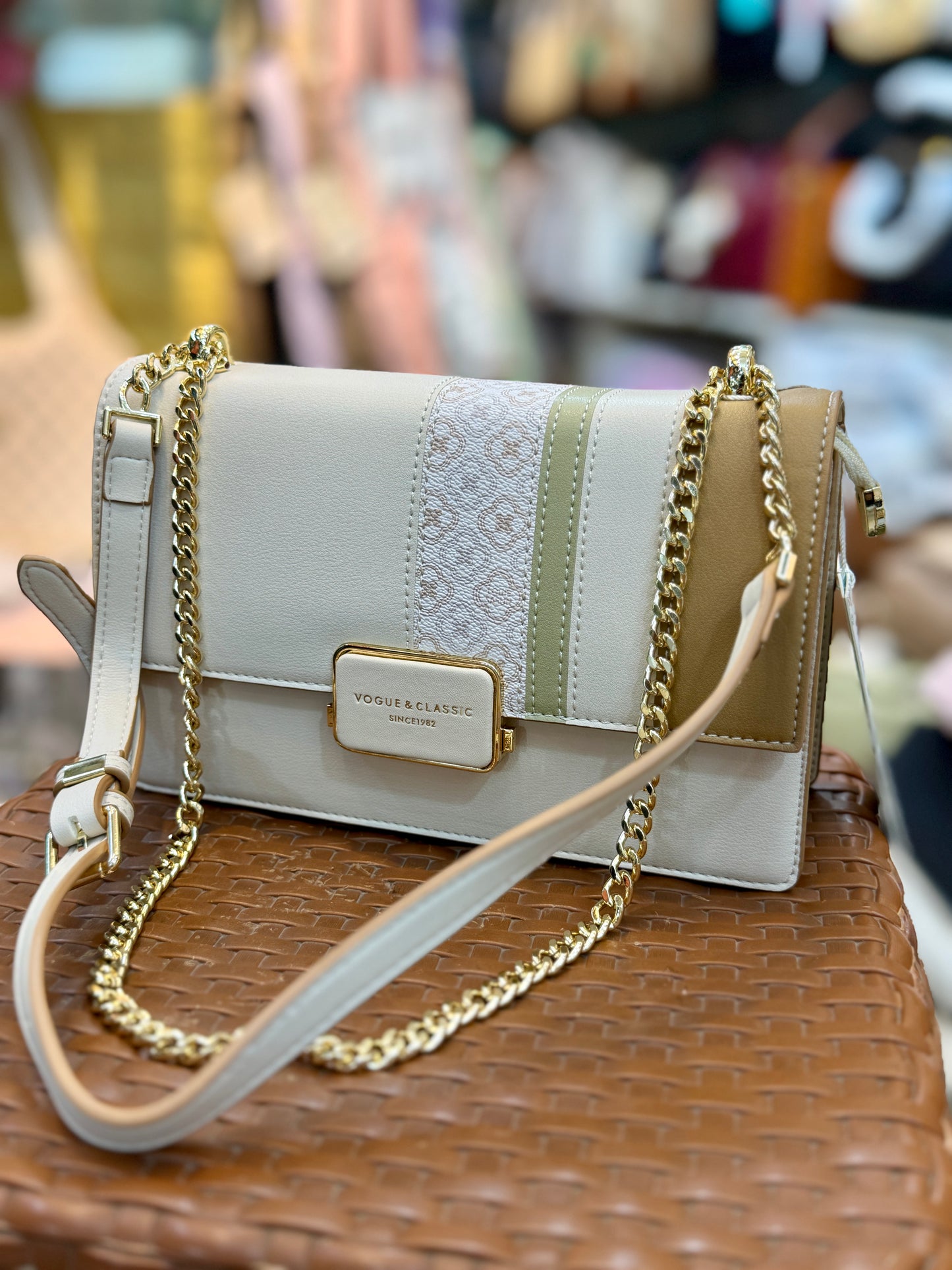 Premium vogue and classic exclusive sling bag