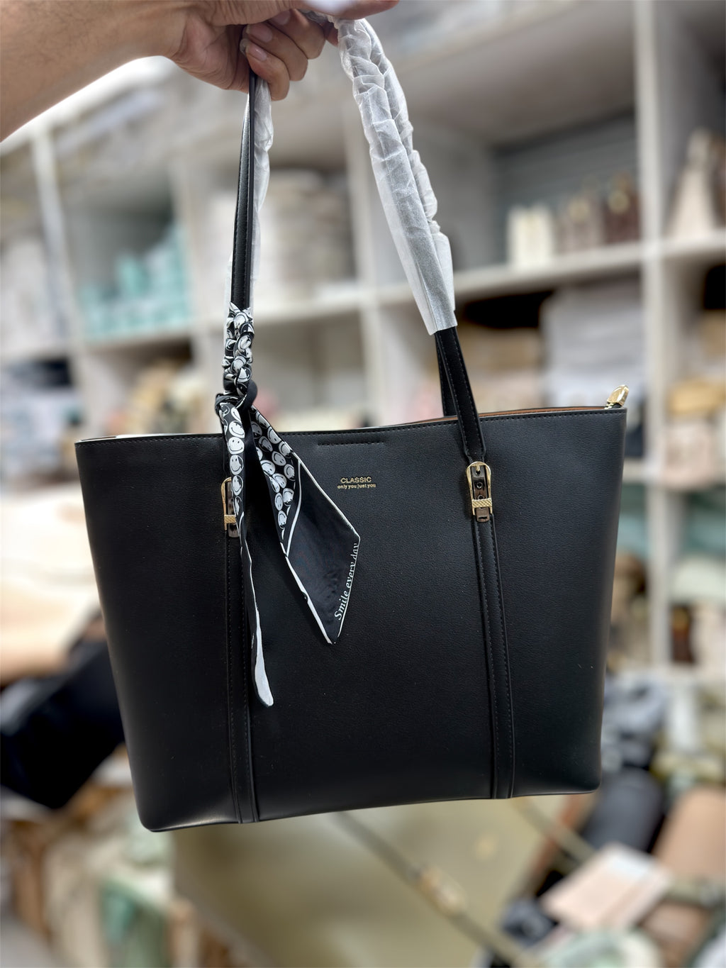 Classic tote bag for regular use