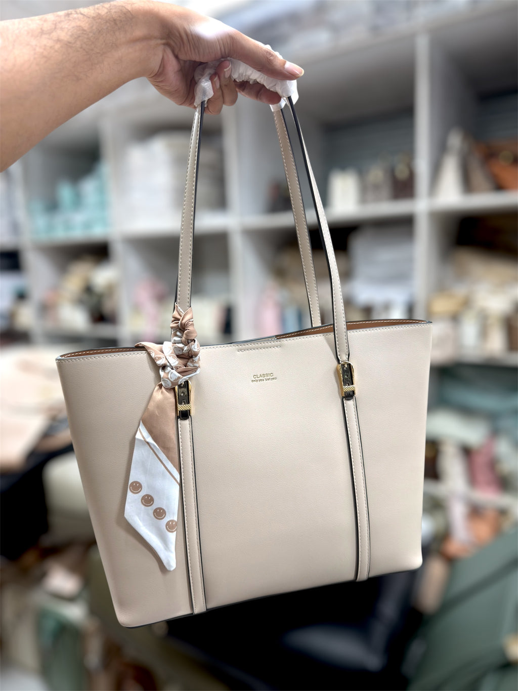 Classic tote bag for regular use