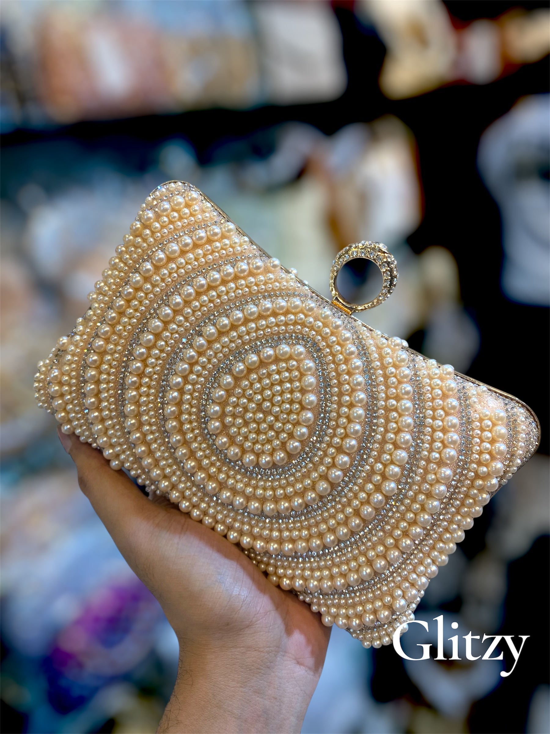 Pearl design party clutch