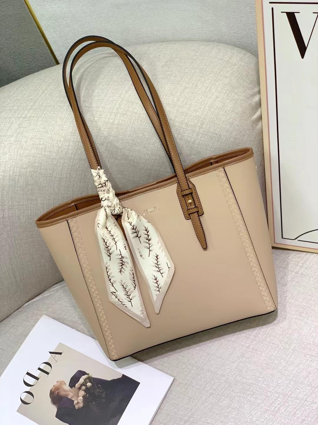 CLASSIC TOTE bag for office and regular use