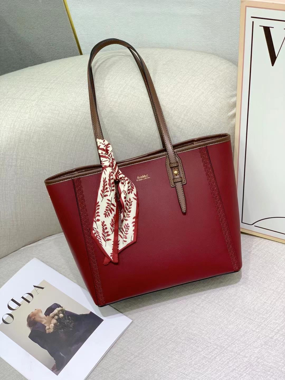 CLASSIC TOTE bag for office and regular use