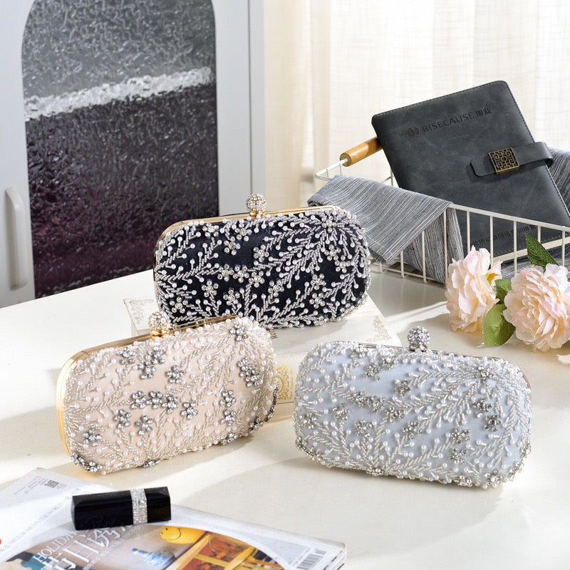 Handcrafted beautiful gorgeous looking party hand purse for wedding dinner dates | Glitzy