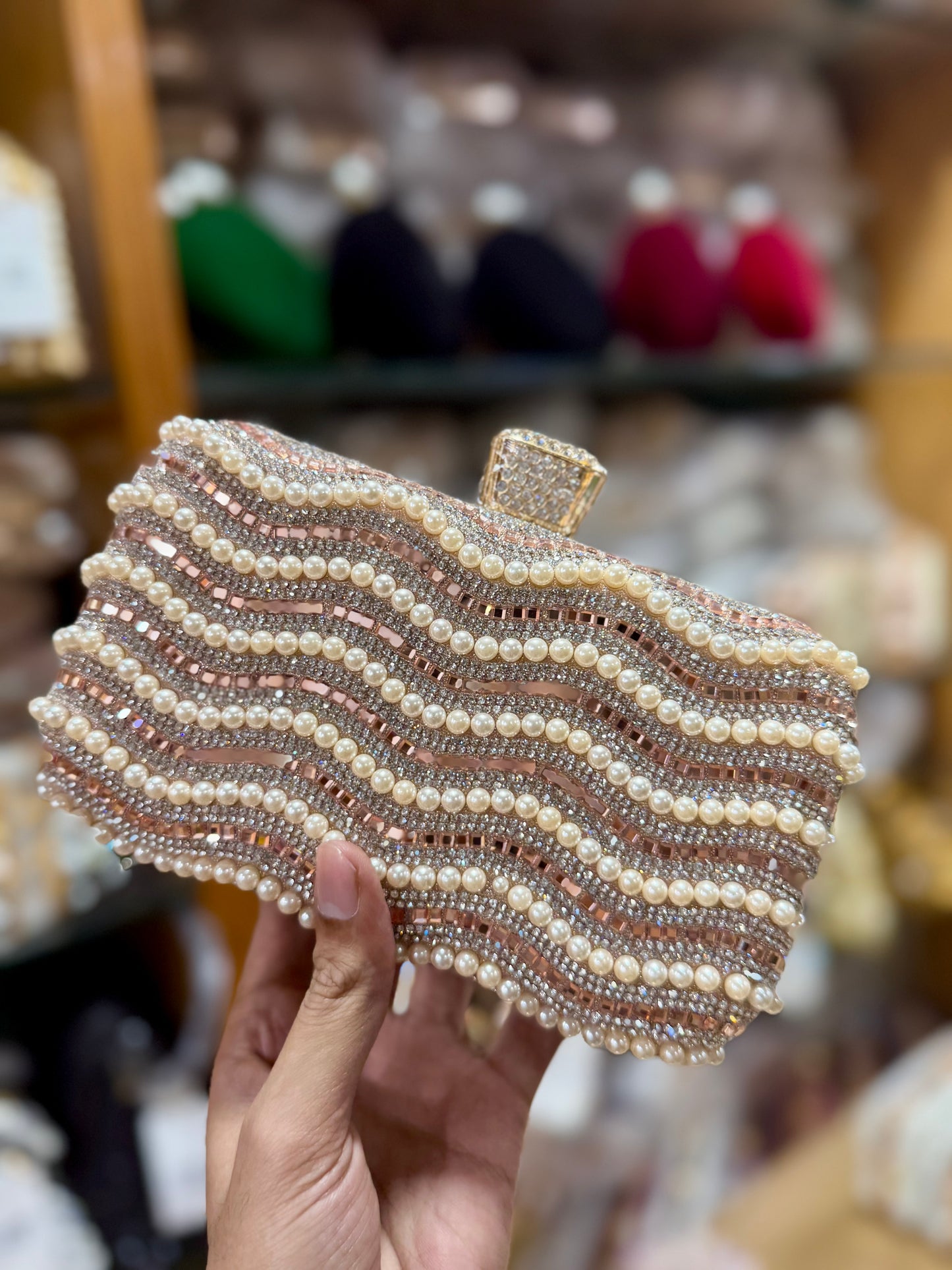 Gorgeous pearl pearl design bridal party purse