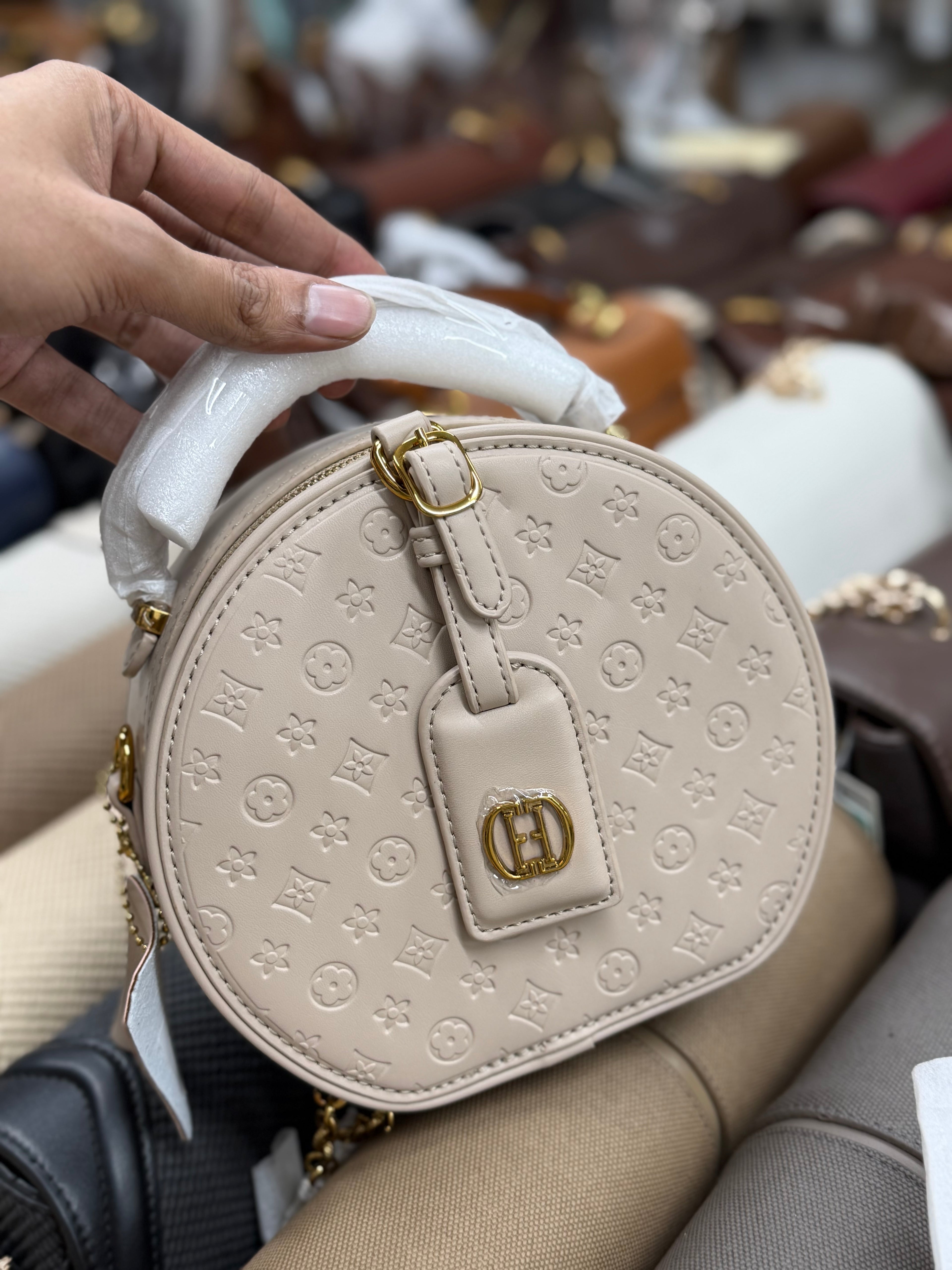 Premium fashionable and stylish handbag