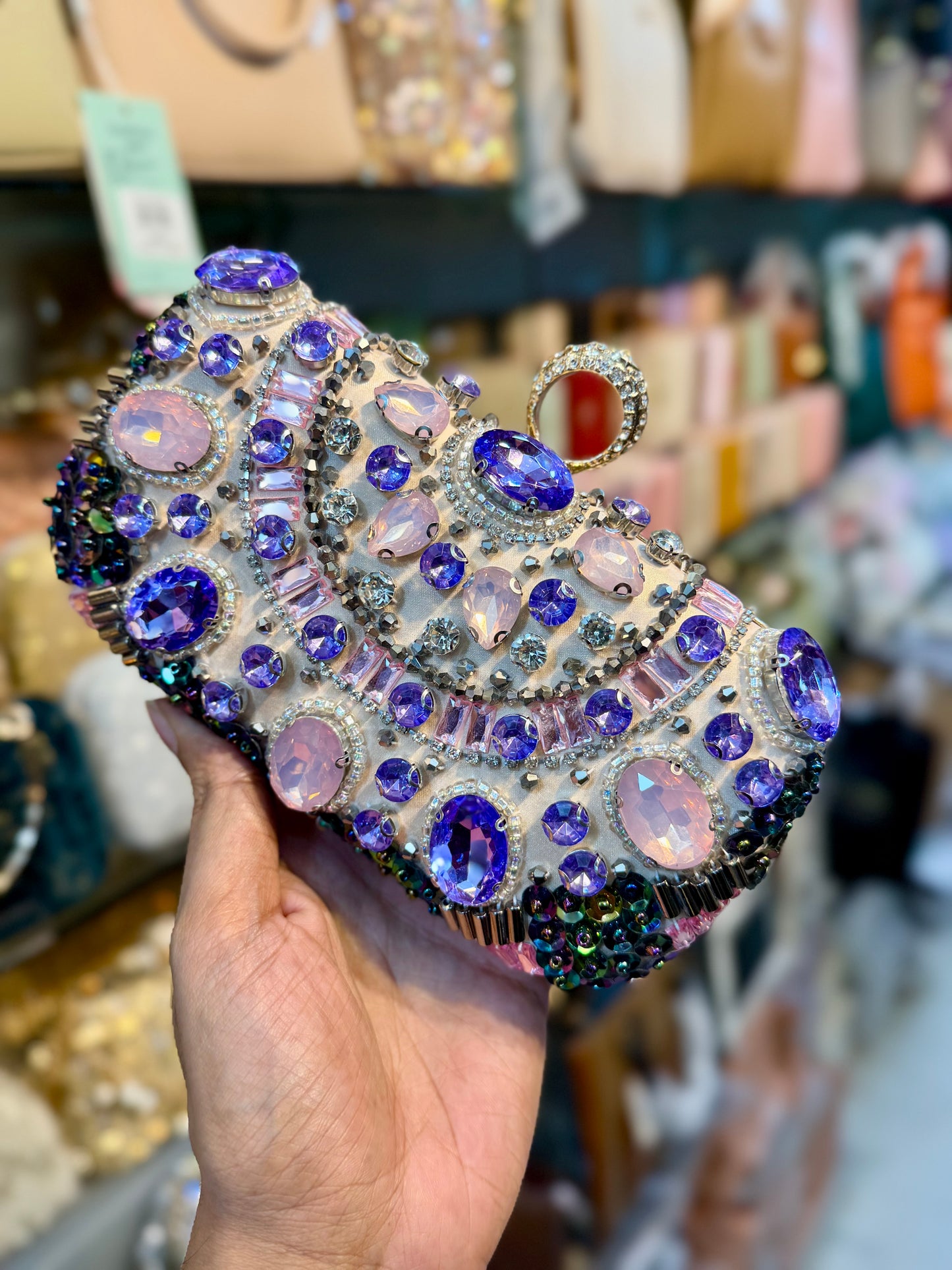 A luxurious stone party clutch with an aesthetic premium design.