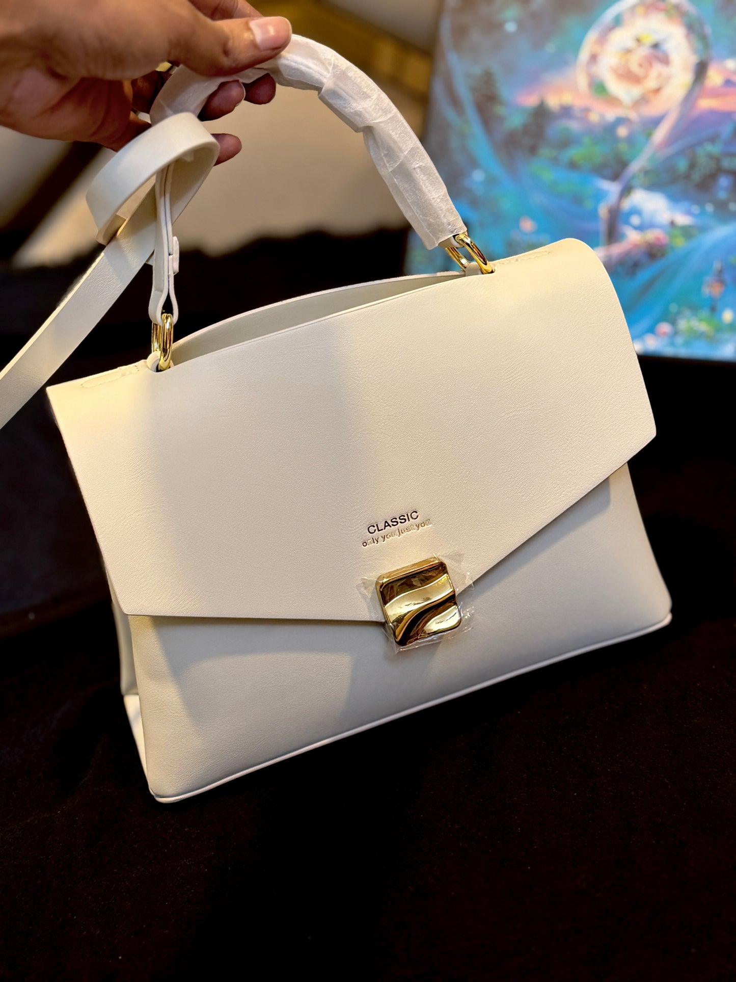 Exclusive premium classic handbag with long strap