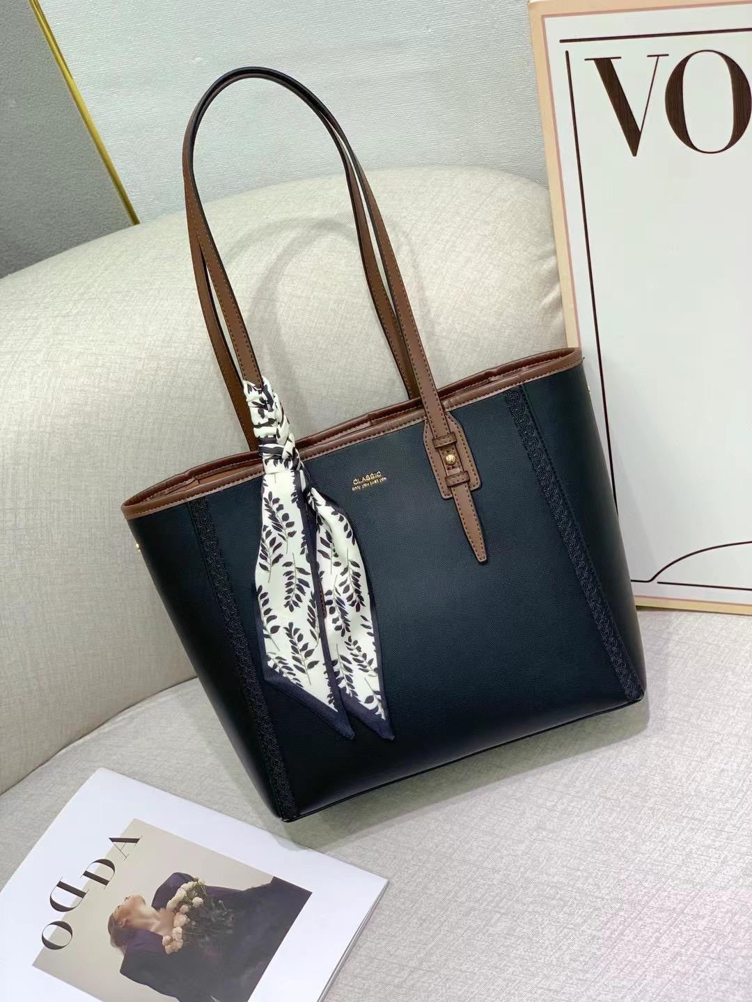 CLASSIC TOTE bag for office and regular use