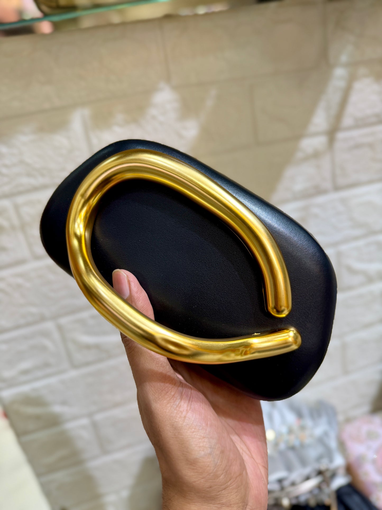 Trendy Zara evening clutch metallic matte design