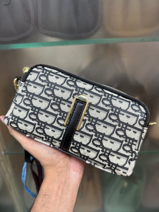 Hand purse mono printed