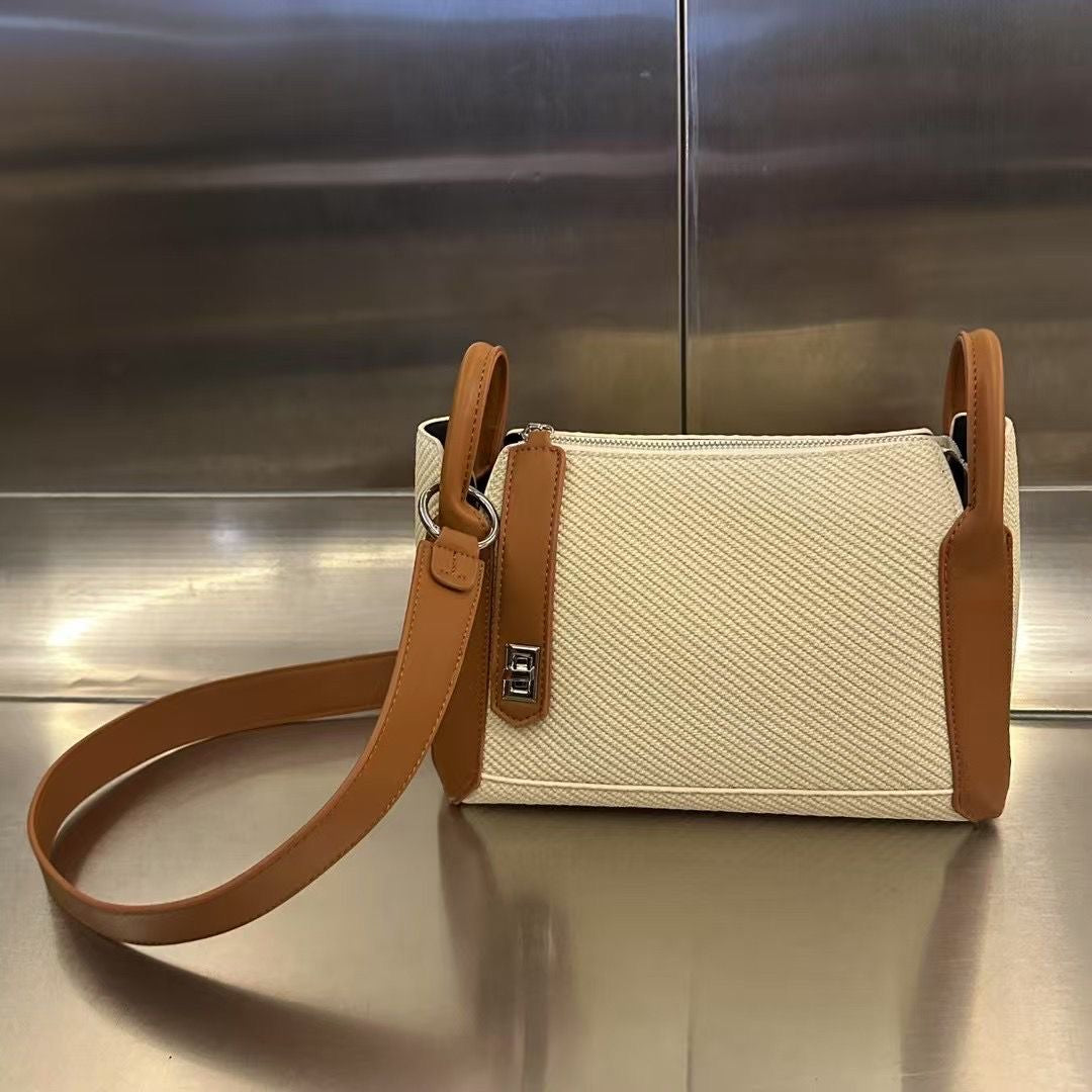 Fashionable shoulder bag