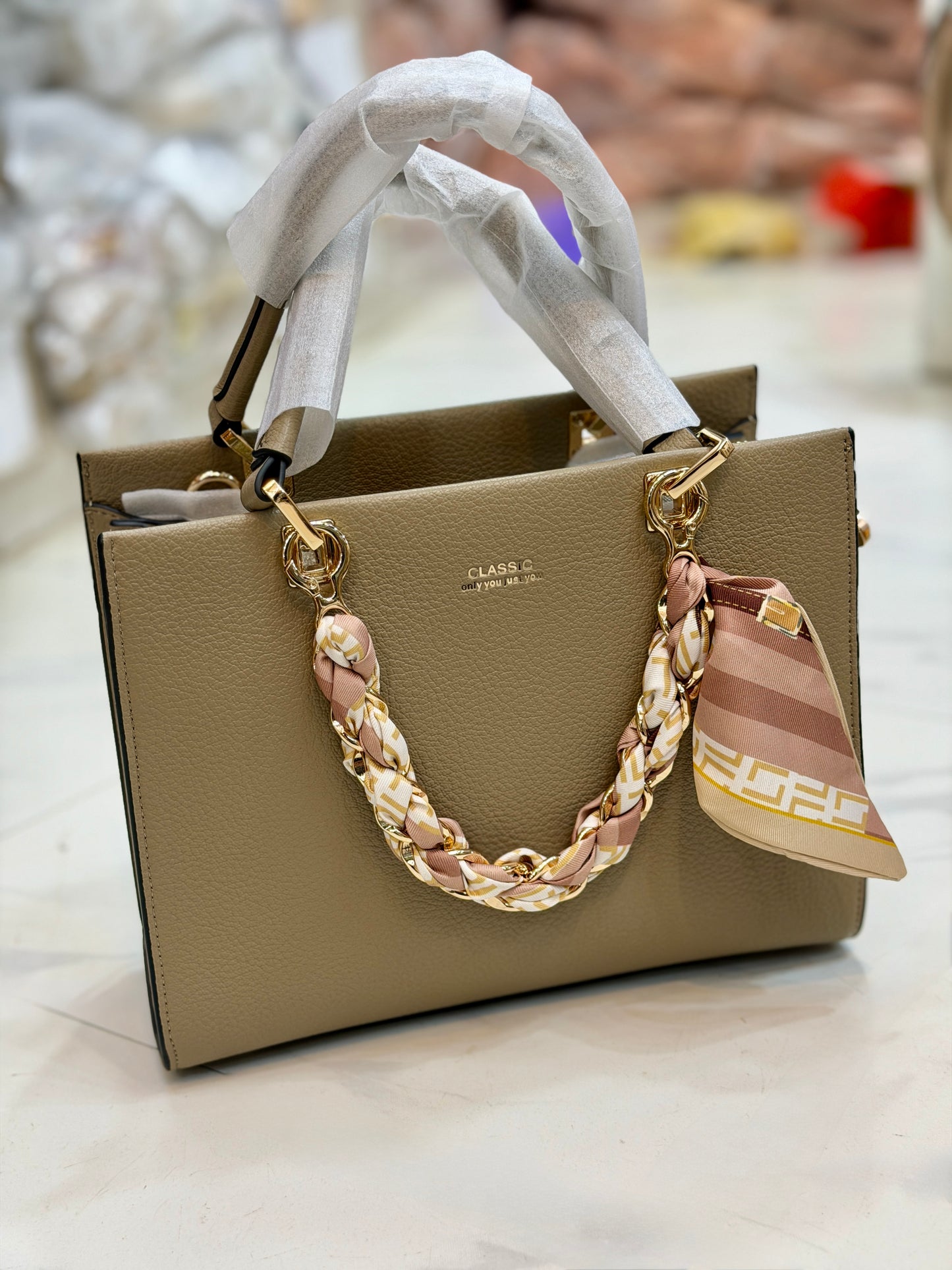 Classic brand premium fashionable and stylish handbag