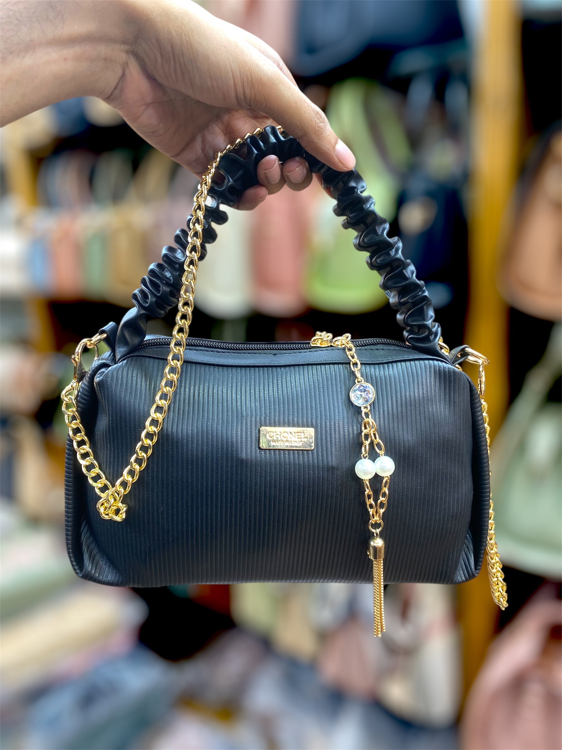 Fashionable sling bag for trendy girls