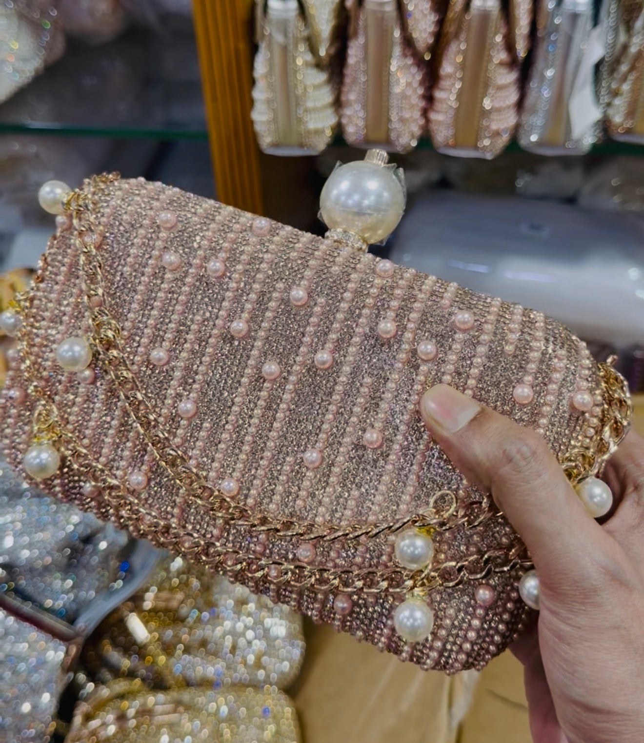 Exclusive pearl design party hand purse