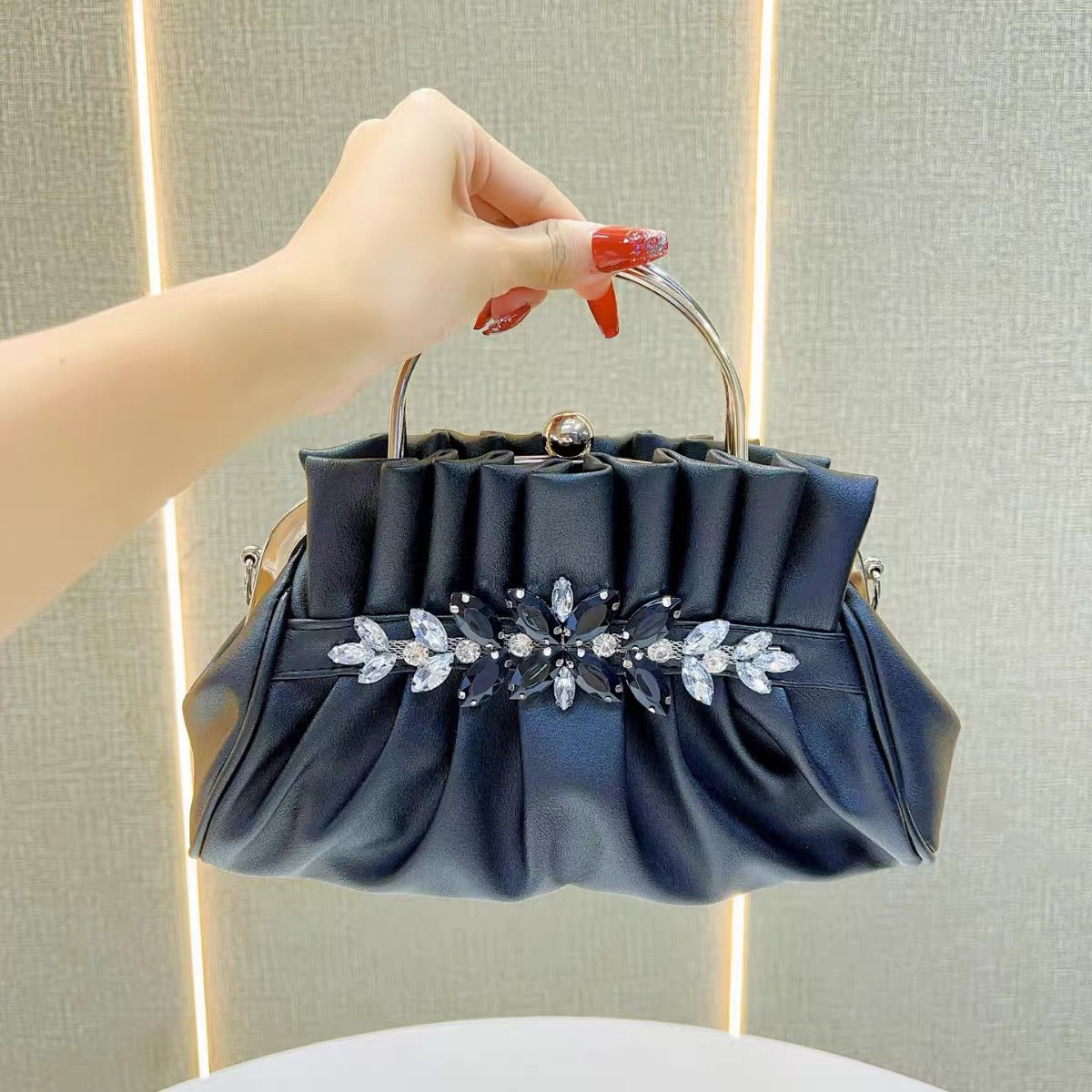 Fashionable and beautiful looking party hand purse available | glitzy