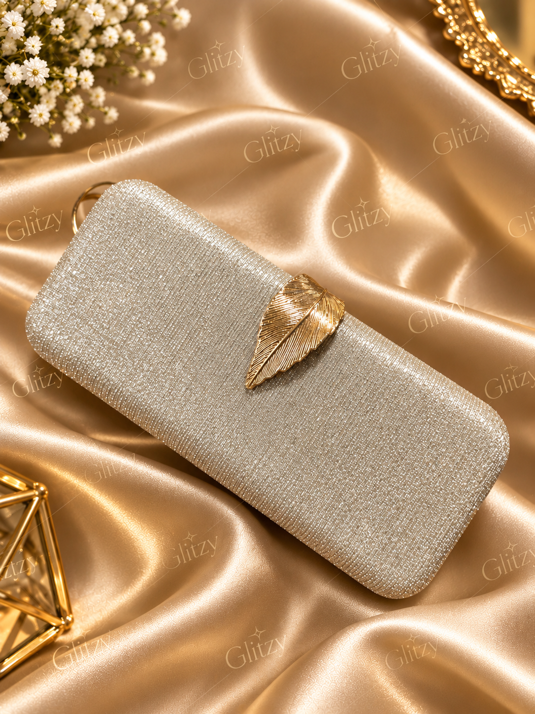 Gorgeous evening bridesmaid party purse leaf lock | Golden color
